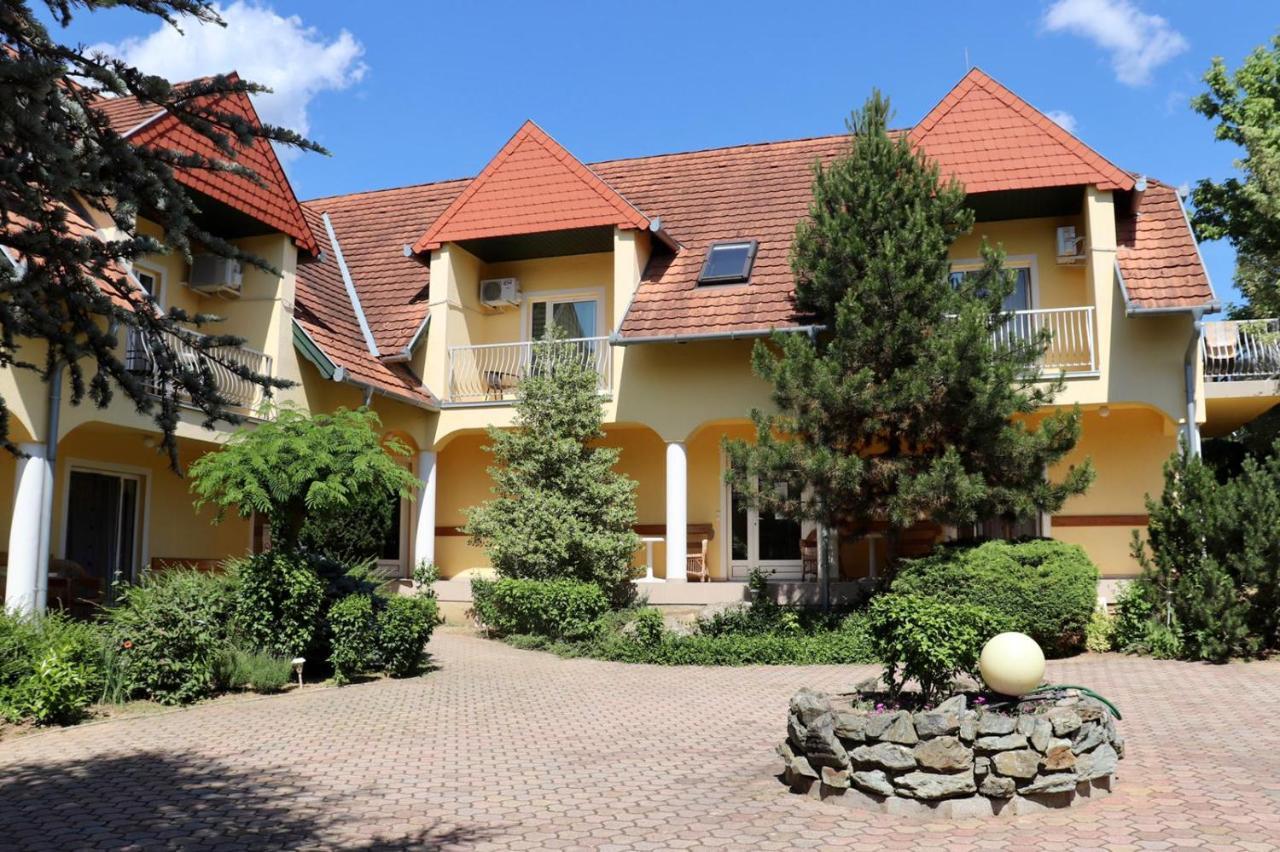 Wagner Panzio Hotel Cserszegtomaj Exterior photo