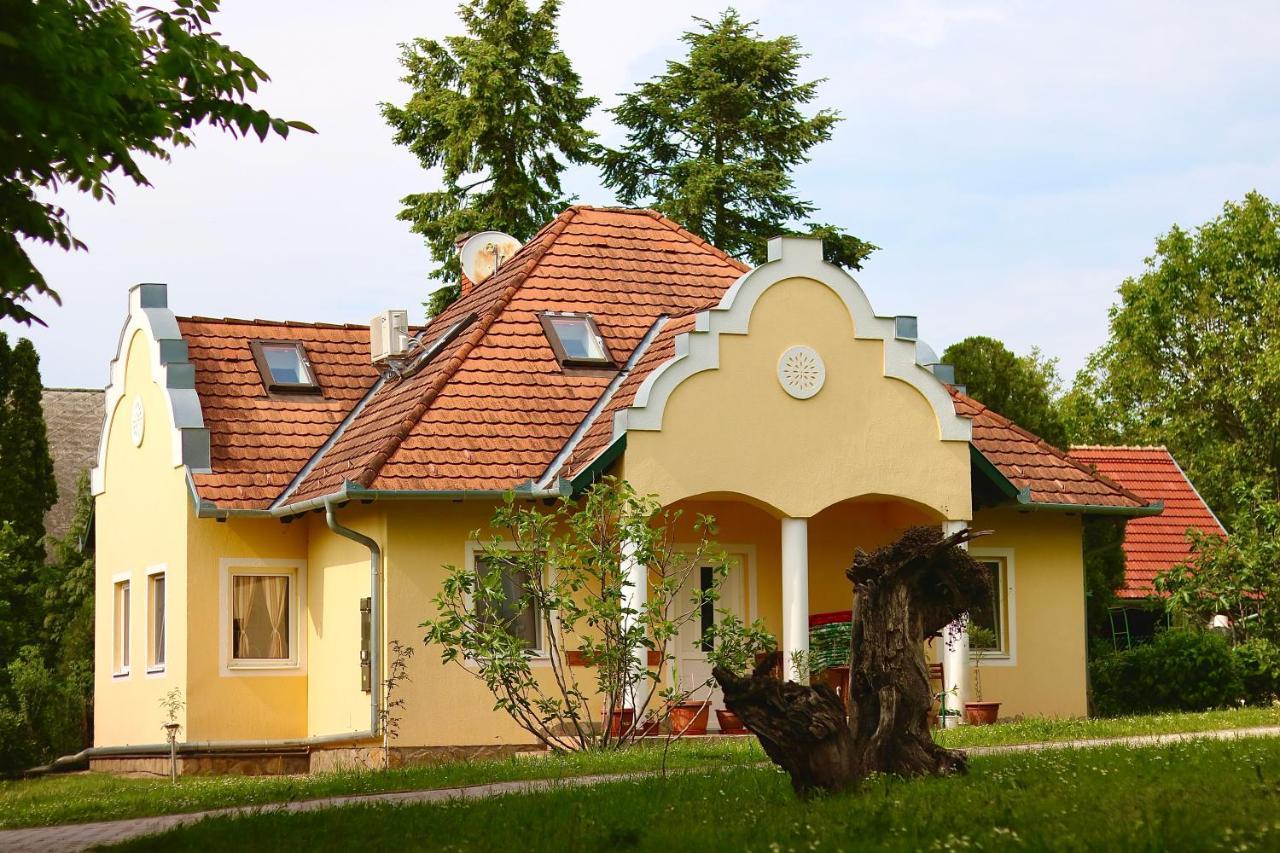 Wagner Panzio Hotel Cserszegtomaj Exterior photo
